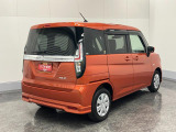 右斜め後ろからのフォルム!ボックス型で車体全体を把握しやすく運転しやすそうですね♪
