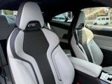 BMW専門のメカニックが、100項目にも上るポイントを徹底的にチェック。交換基準に達した部品があれば、弊社負担にて交換後、お客様へご納車致します。