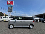 衝突被害軽減ブレーキ搭載。 自動車や歩行者などを検知して、ブレーキ操作がなく追突や衝突が避けられないとシステムが判断した場合に、被害を軽減するために自動的にブレーキが作動します。