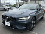 ◆ヘッドライト/VOLVOの代名詞ともいえるTシェイプのライトは、北欧神話のトールハンマーをイメージした意匠です