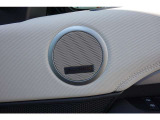 英国のオーディオメーカーMERIDIAN Audioは、その優れたサウンドで高い評価を受けています。数々の受賞歴を誇る同社のサウンドシステムは、長年にわたる音響心理学の研究をもとに、リアルなサウンドを実現。