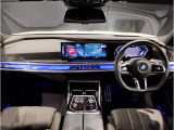 アウトバーンでの走行を見据えたBMWのブレーキシステムはもしもの時にもいち早くマシンを停止してくれます。