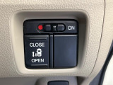 【パワースライドドア】スマートキーや運転席のスイッチでスライドドアの開閉が可能♪電動だから力を入れてドアを開ける必要が無く、小さいお子様でも、重い荷物を持っている時もラクに開け閉めできます♪
