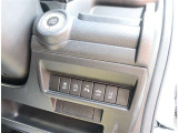 【車屋】として、長く車業界に従事した経験豊富なスタッフが多数在籍しております。
