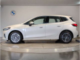 【拘りのFR】BMWが多く採用するFR車。ダイレクトでスポーティな加速感・シャープなハンドリングを実現。縦置きエンジンレイアウトにより、フラットで上質な乗り味です。