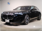 BMW i7 M70 xドライブ 4WD