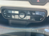 オートエアコンは温度を設定すれば自動で快適な状態をキープしてくれるので運転中の温度操作が減るので楽々ですね♪
