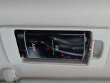 運転席のサンバイザー裏に、ETCをスマートに収納いたします。納車前整備と共に、セットアップもお任せください。
