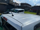 目立つキズ凹み等はありませんが、中古車という商品の特性ルーフには子キズや塗装しみがあります