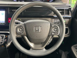 【純正革巻きステアリング】上質な革を使用することで、手にしっかり馴染みとても運転しやすいハンドルです♪