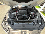 【BMWクリーンディーゼル】市場をリードするディーゼルエンジン。低回転ステージ専用ターボが走り出しから効果的に過給を行いスムーズな発進加速や低燃費を実現。ディーゼルの常識を超えたスポーティな走りを!