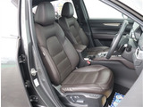 【車屋】として、長く車業界に従事した経験豊富なスタッフが在籍しております。
