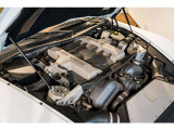 V12気筒、6.0L自然吸気エンジン。大排気量のラグジュアリーサルーンをご体感下さい。