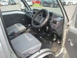 4WD/5MT/エアコン/作業灯/フロアマット/ドアバイザー/ラジオ