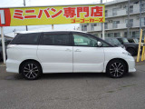 すべての車に外装のコーティングと各種ルームクリーニングを施工いたします!外装も内装も愛車はいつもピカピカキレイが気持ちいいですね♪