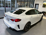 【ご納車後について】遠方のお客様はお住まいのエリアのBMWサービス工場にてメンテナンスを受けて頂けます。現地BMWへのお取次ぎなどもさせて頂きますのでご安心下さい。