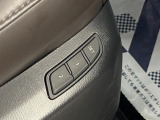 【メモリー機能付きパワーシート】ドライバーごとに設定したシート位置を記憶して、ボタン一つで切り替えできる便利な機能!運転する方が複数名いらっしゃるご家庭におすすめです♪