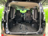 普段のお買い物や通勤、送迎等に十分な荷室スペースを確保しております。セカンドシートを倒すと、大きな荷物の積載も可能です♪