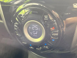 【オートエアコン】一度お好みの温度に設定すれば、車内の温度を検知し風量や温度を自動で調整。暑い…寒い…と何度もスイッチ操作をする必要はありません。快適な車内空間には必須の機能ですね♪