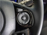 【クルーズコントロール】アクセルペダルを踏まずに定速走行。燃費向上にも貢献し、加速・減速の少ない高速道路などでの運転をより快適に走行できます。