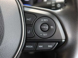 アダプティブクルーズコントロール機能付きです。走行中に先行車の様子を検知しながら、設定した車速の範囲内で先行車との距離のキープを支援します。詳細は販売店スタッフまでおたずねください。