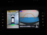 アラウンドモニター 白線や駐車車両をナビ及びルームミラーに表示 駐車している車両との位置関係も一目で分かって安心です