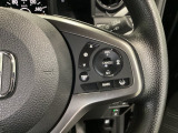 ステアリング右手側に安全運転支援機能のホンダセンシングをコントロールするスイッチ、左手側にオーディオ関連のコントロールスイッチを配置、視線を逸らすことなく運転に集中できます