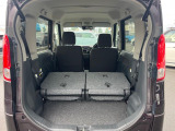 普段のお買い物や通勤、送迎等に十分な荷室スペースを確保しております。セカンドシートを倒すと、大きな荷物の積載も可能です♪
