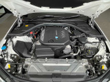 直列4気筒BMWツインパワー・ターボ・エンジン。出力140kW〔190ps〕/4000rpm(カタログ値)、トルク400Nm〔40.8kgm〕/1750-2500rpm(カタログ値)♪