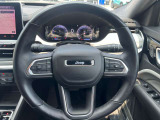 操作性の良いハンドルで運転中のストレスも軽減されます。