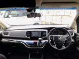 【前方視界】開放的な前方視界!運転がしやすく疲れにくいです♪窓が大きく、見通しがとっても良いおクルマですよ♪