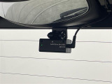 【後方ドライブレコーダー】映像・音声などの運転中の記録を残します。事故などを起こした起こされた時の証拠になりえますので、もしも時でも安心ですね。