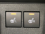 【シートヒーター】寒い日に重宝するシートヒーター!エアコンより早く温まってくれるので寒がりの人も安心ですね♪エアコンの温風は乾燥するから苦手、という方にもをおすすめです。