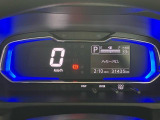 文字が大きく、とっても見やすいメーターです☆ディスプレイがグリーンに光ると、燃費の良い運転をしている証拠です(*^_^*)