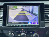 3ビュー切り替えやガイド線表示のバックカメラで、バックでの車庫入れも安心です。