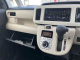 【グローブボックス】現在では車検証入れなどとして活用されることが多いですよ☆