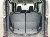 【トランク】積み込みやすくて、たっぷり積める荷室です。シートアレンジできるものは、乗車人数と荷物の量や大きさによってシートを動かすことができるので、より快適なドライブが可能です!