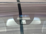 【シティブレーキアクティブシステム】低速走行中に前方の車両等を認識し、衝突しそうな時は警報とブレーキで衝突回避と被害軽減をアシスト。より安全にドライブをお楽しみいただけます。
