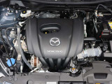 「SKYACTIV-G(ガソリン)」は、規格外の高圧縮を実現し、世界のエンジン技術者に驚きを与えました。さらに、それを維持したままノッキングの発生を抑え、熱効率を向上、走りにも寄与したエンジンです。