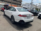 ご納車前には、BMWを熟知したメカニックによる100項目の点検・整備を行います。不具合箇所、交換時期に達している部品に関しましては、全て当社負担で交換してからのご納車となります。