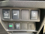 運転席右側には各種スイッチがあります!