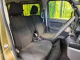 運転席シート廻りは使用感も少なく、良好な状態となっています。丁寧に使われていたことがよくわかりますね。