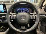運転している間、長く触れているものだから手になじむハンドルがいいですよね。本革巻のステアリングは乗れば乗るほど手になじんでいきます。