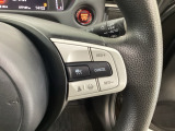 ハンドルにHondaセンシング系のクルーズコントロールやレーンキープアシストなどの操作スイッチが装備されています。ハンドルから手を離さず安全に操作できます。