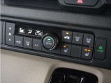 ◆オートエアコン装備◆ お好みの温度を設定をするだけで、後は、自動で風量を調節してくれます!快適にドライブが楽しめます。