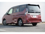 当社の全展示車は入庫時リフトで持ち上げ、車検検査員による下廻りチェックやエンジン・ミッション等機関のチェック、査定士資格を持った販売・仕入担当者による車両チェックをクリアした高品質車のみを厳選し展示。
