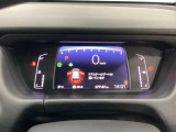 デジタル表示のスピードメーターとタコメーター、燃費やオドメーターなどの表示の他に、ホンダセンシング機能などの表示もできる多機能なマルチインフォメーション・ディスプレイです。