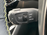 アクティブクルーズコントロール(ストップ&ゴー機能付) 前走車がいる場合はレーダーと車載カメラがその速度と距離を検知し自動制御によって適切な車間距離を保ちます。
