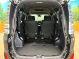 普段のお買い物や通勤、送迎等に十分な荷室スペースを確保しております。セカンドシートを倒すと、大きな荷物の積載も可能です♪