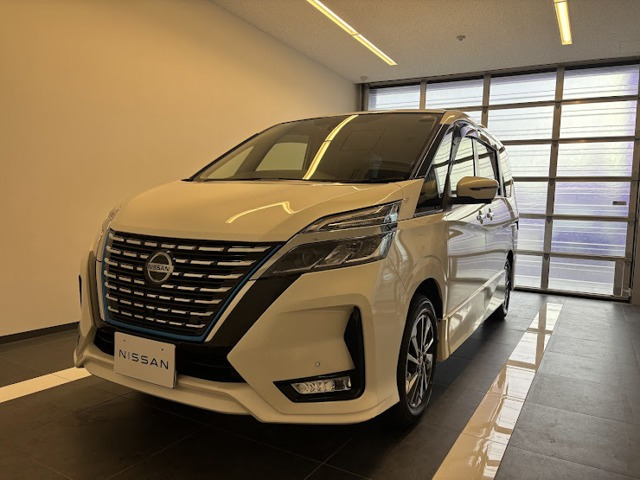 セレナ 1.2 e-POWER ハイウェイスター V 